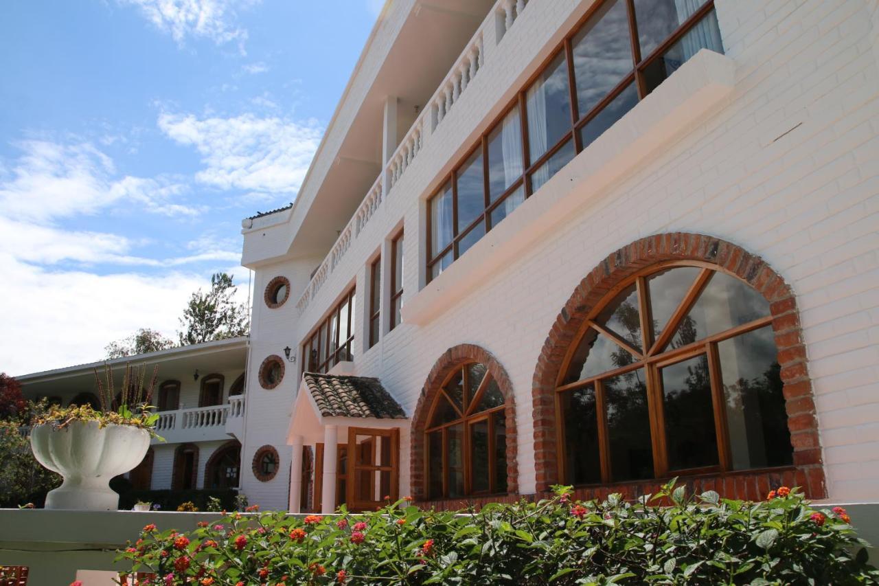 La Posada Del Quinde Otavalo Exteriör bild
